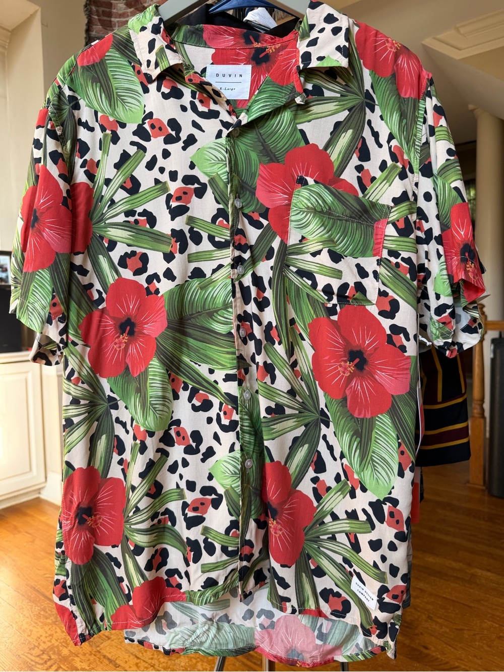 Duvin Red & Green Floral Short-Sleeve Button-Up Shirt